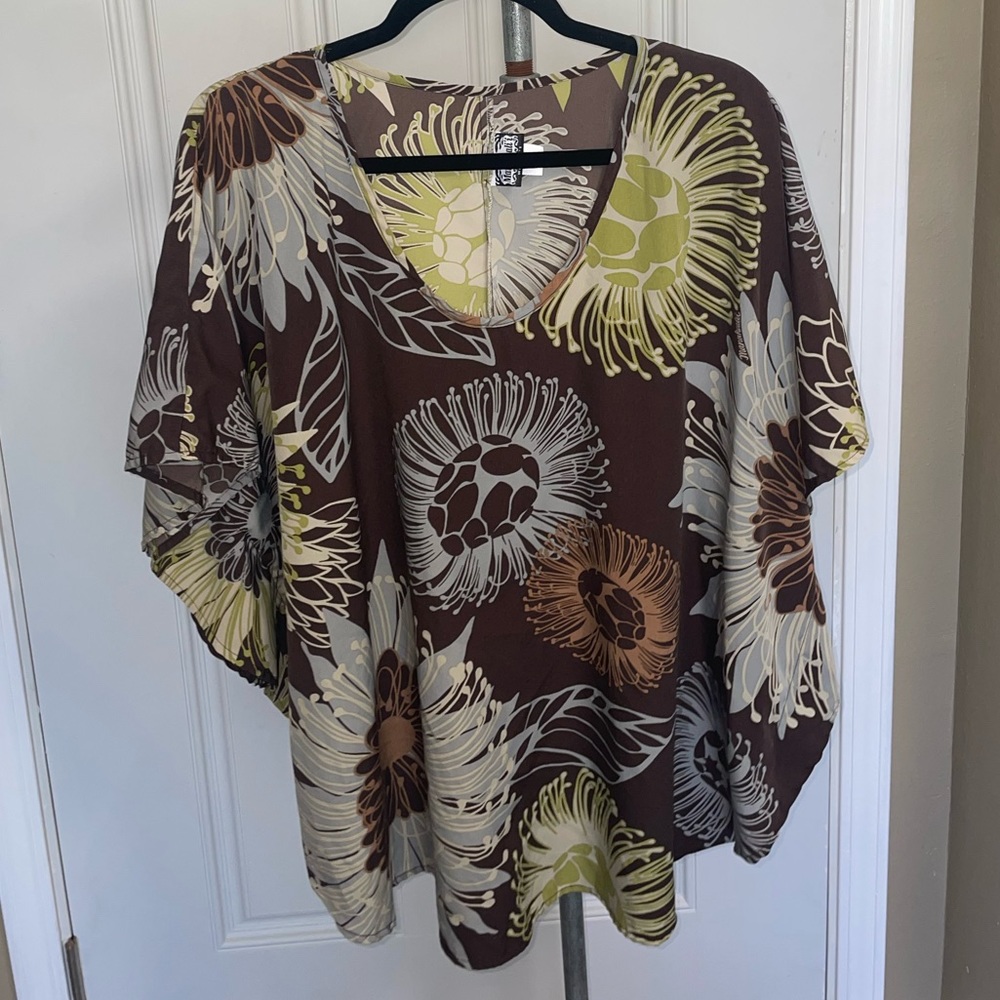 Manuhealii blouse